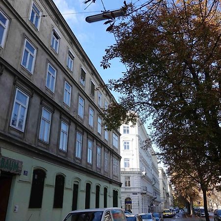 Studio U Parkplatz, Zentrale Ruhelage Neben Grunoase Apartment Виена Екстериор снимка